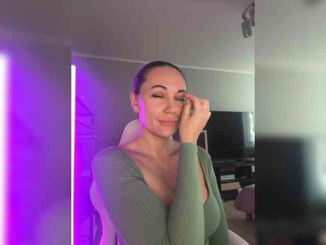 QWEENII webcam