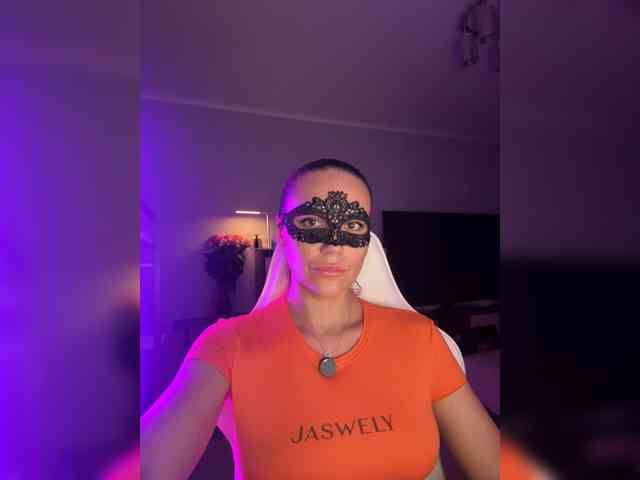 QWEENII webcam