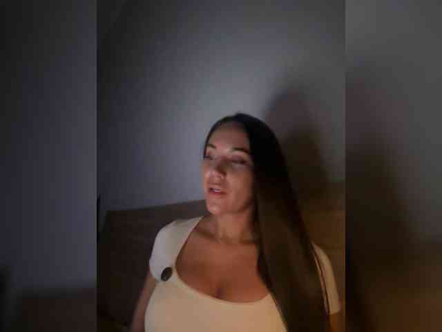 QWEENII webcam