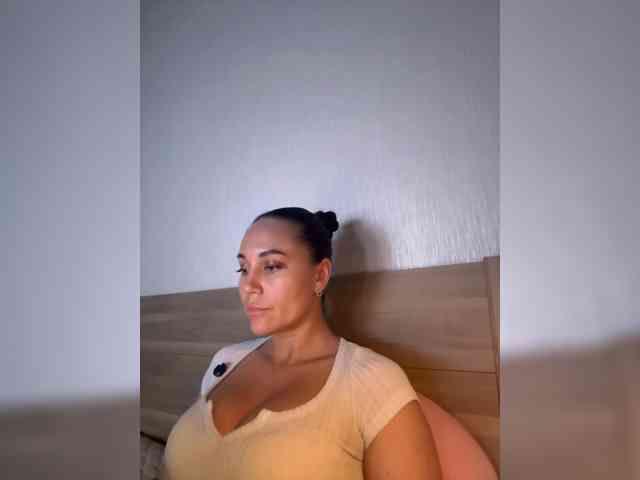 QWEENII webcam
