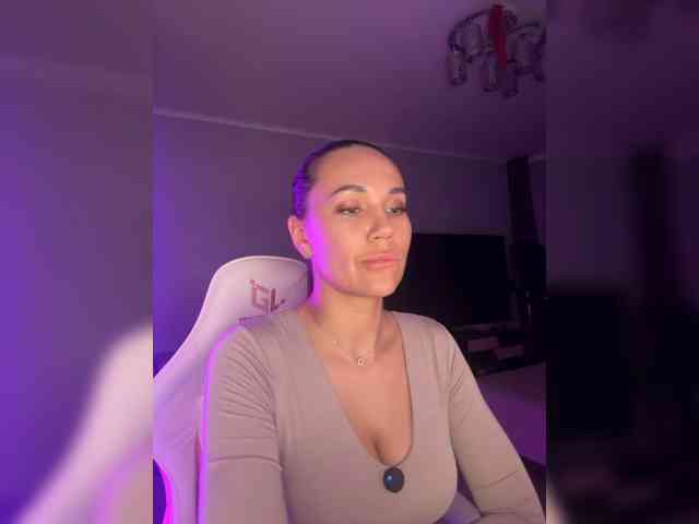 QWEENII webcam