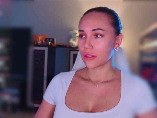 QWEENII webcam