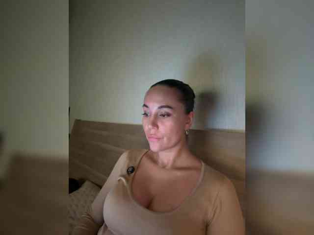 QWEENII webcam
