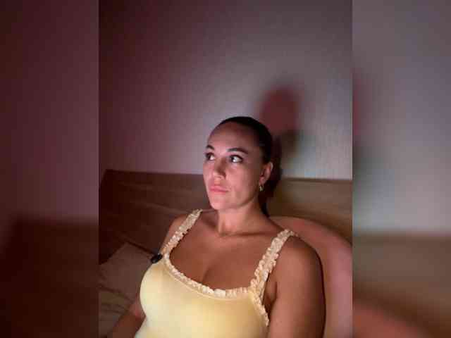 QWEENII webcam