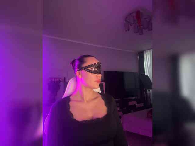 QWEENII webcam