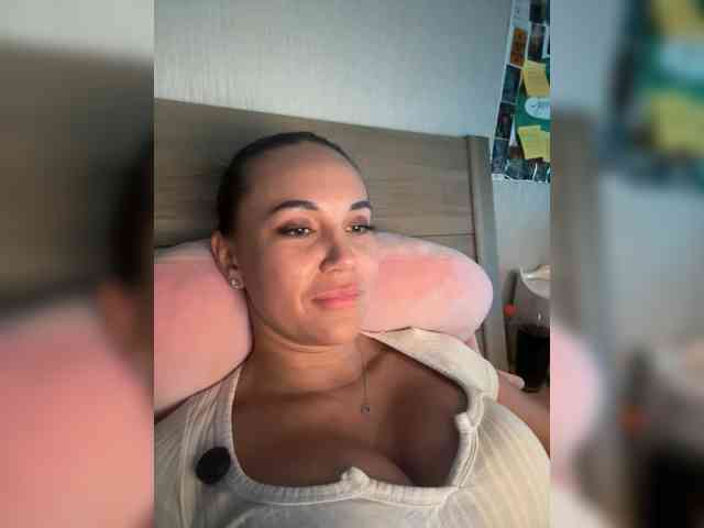 QWEENII webcam