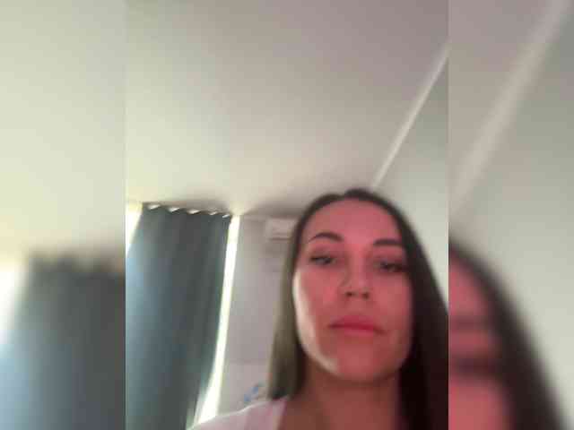 QWEENII webcam