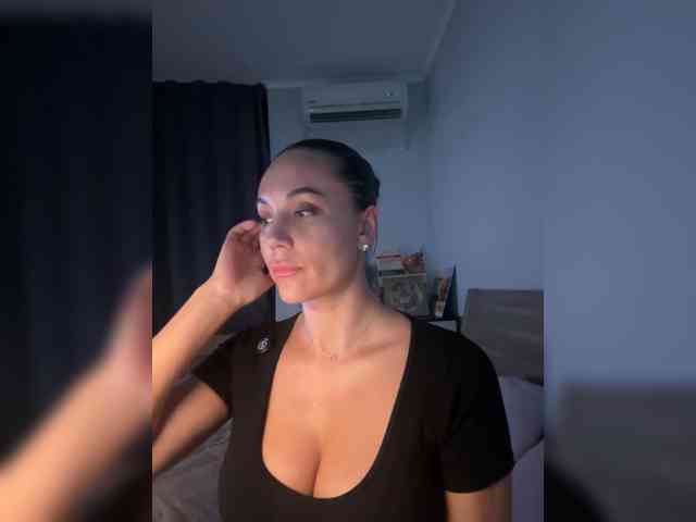 QWEENII webcam