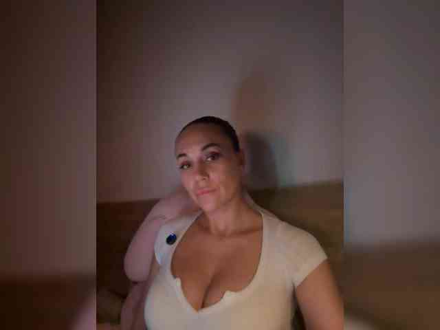 QWEENII webcam