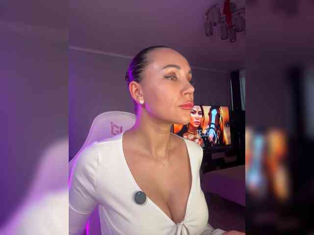 QWEENII webcam