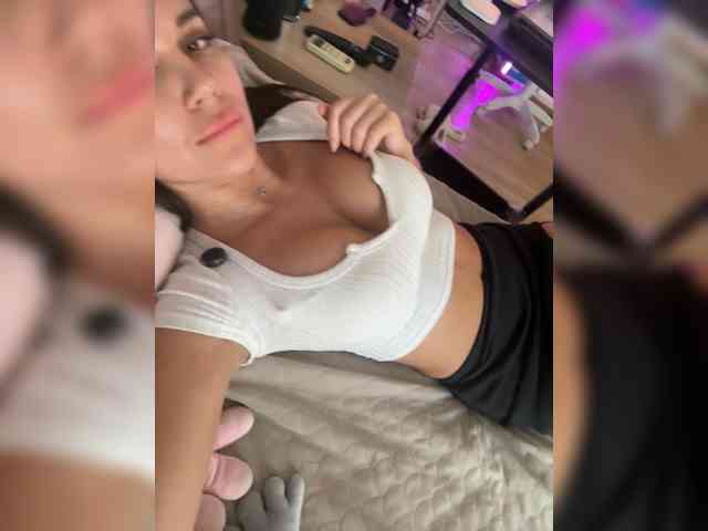 QWEENII webcam