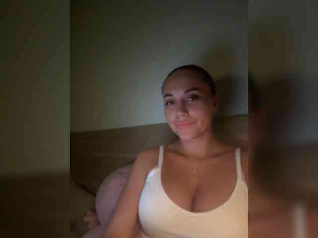 QWEENII Sex Cam Show