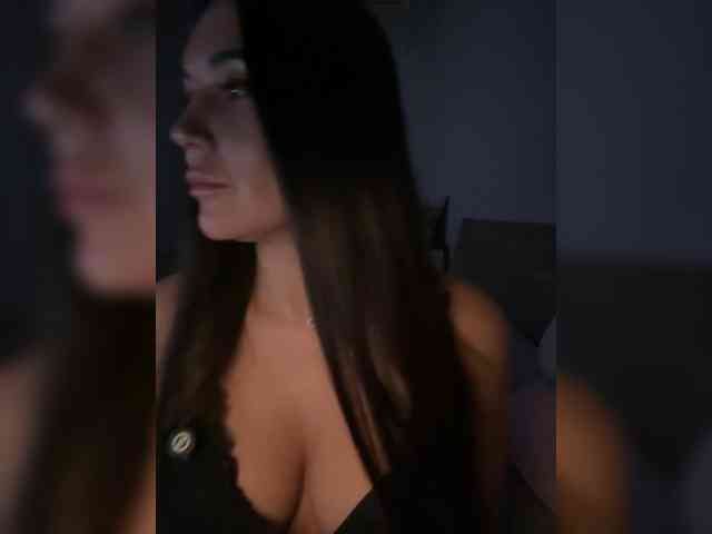 QWEENII webcam