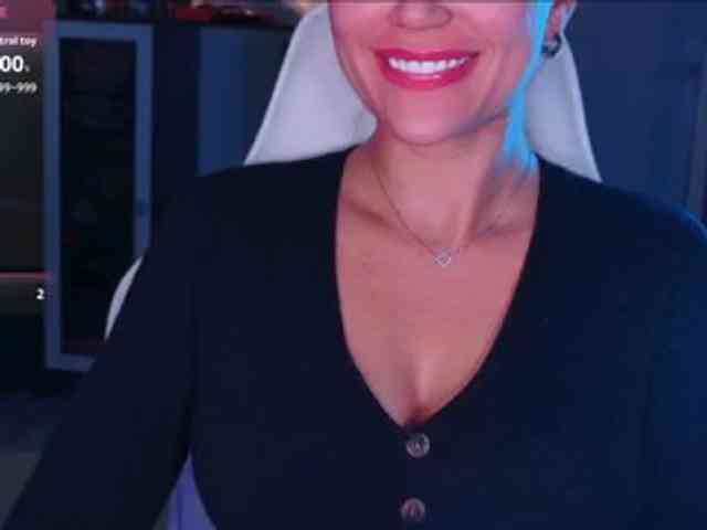 QWEENII webcam