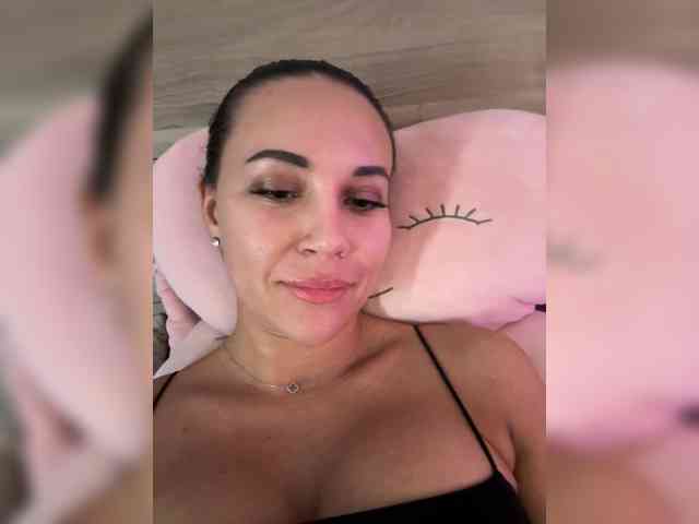 QWEENII webcam