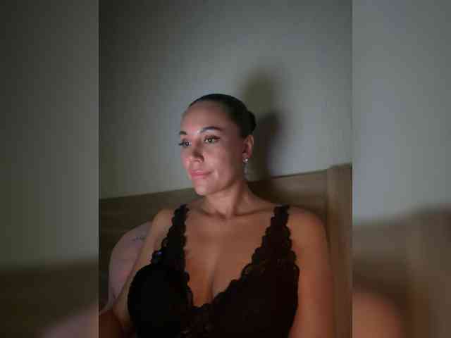 QWEENII webcam