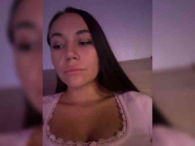 QWEENII webcam