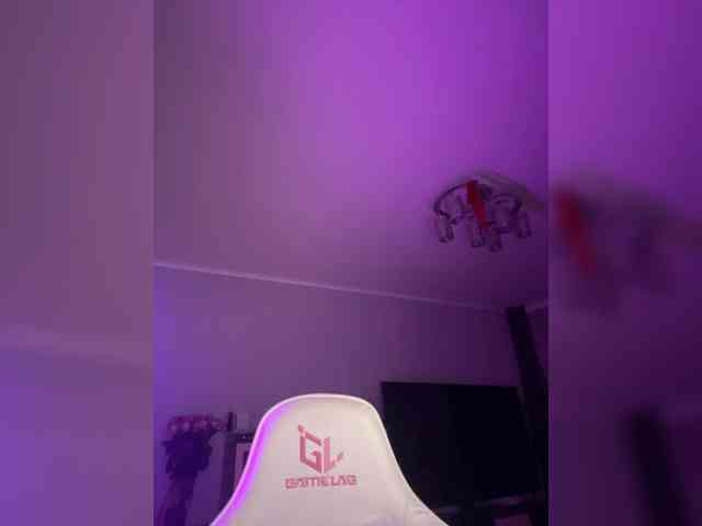 QWEENII webcam