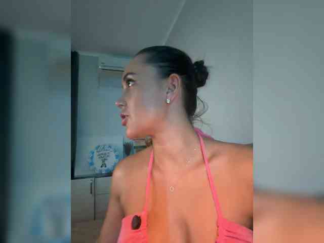 QWEENII webcam