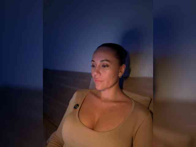 QWEENII webcam