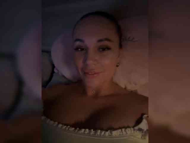 QWEENII webcam