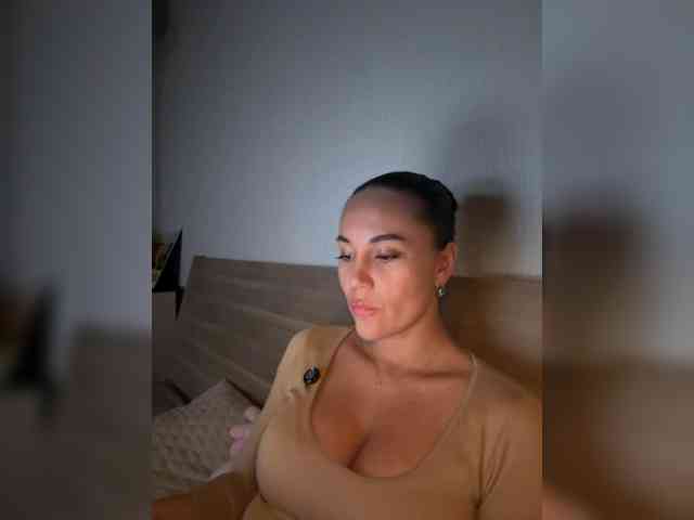 QWEENII webcam
