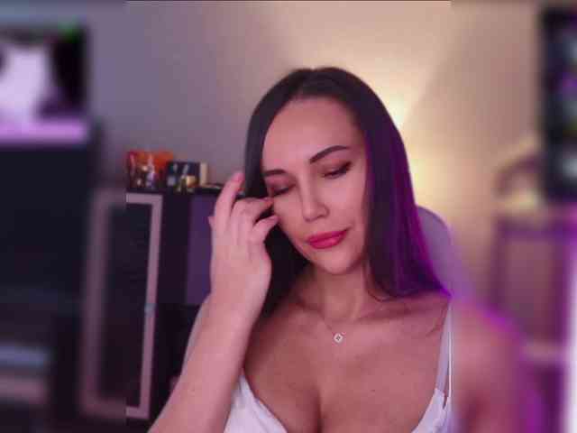 QWEENII webcam