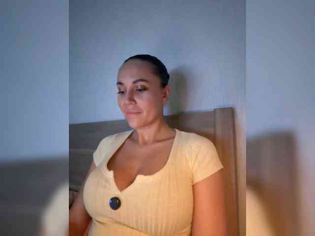 QWEENII webcam