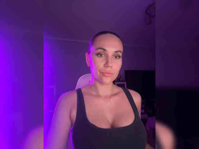 QWEENII webcam