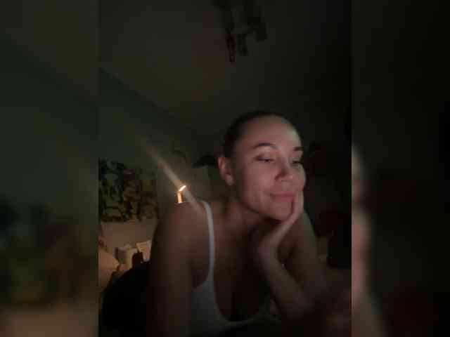 QWEENII webcam
