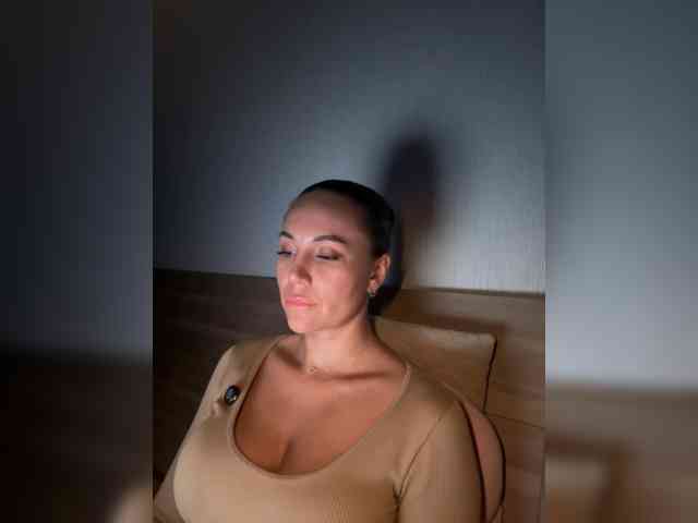 QWEENII webcam
