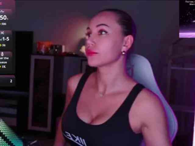 QWEENII webcam