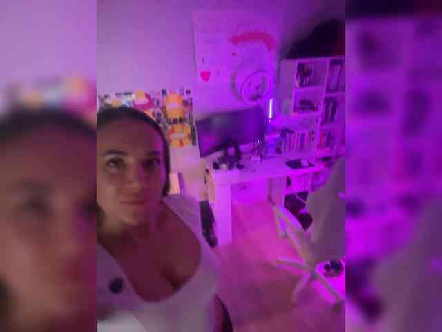 QWEENII webcam