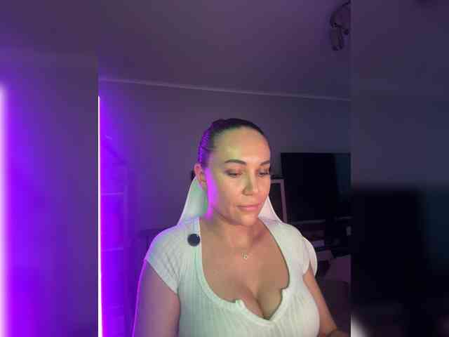 QWEENII webcam