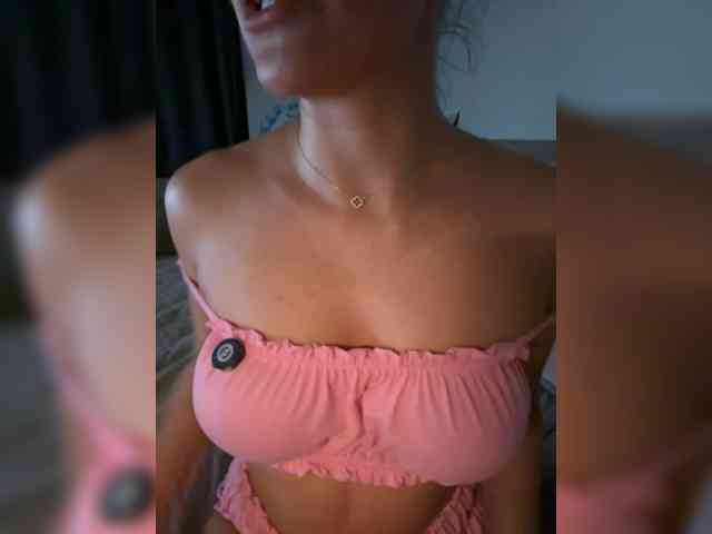 QWEENII webcam