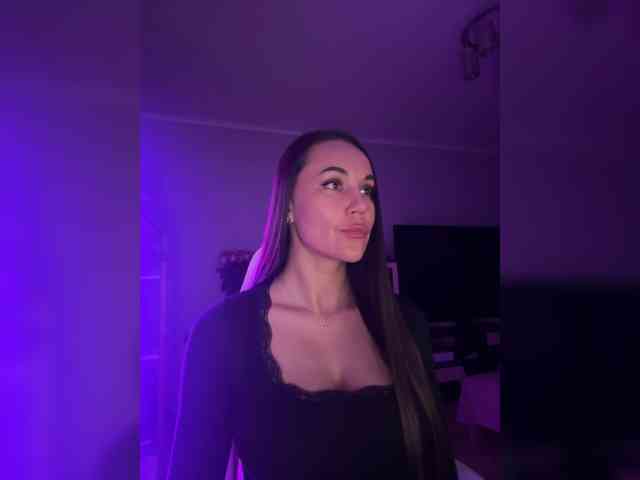 QWEENII webcam