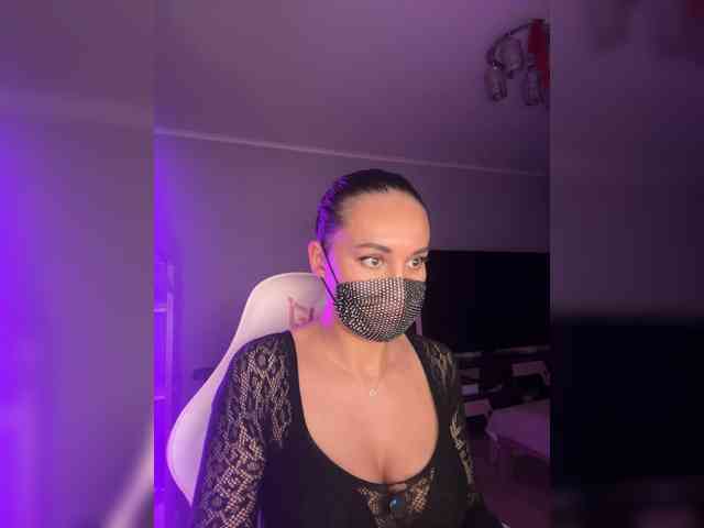 QWEENII webcam