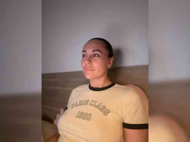 QWEENII webcam