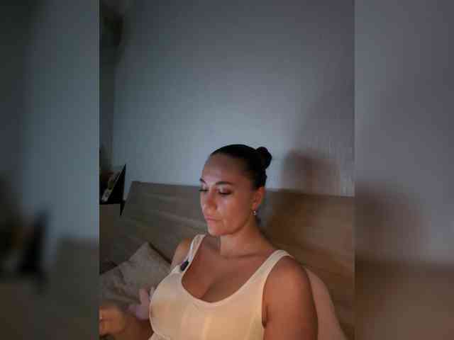 QWEENII webcam