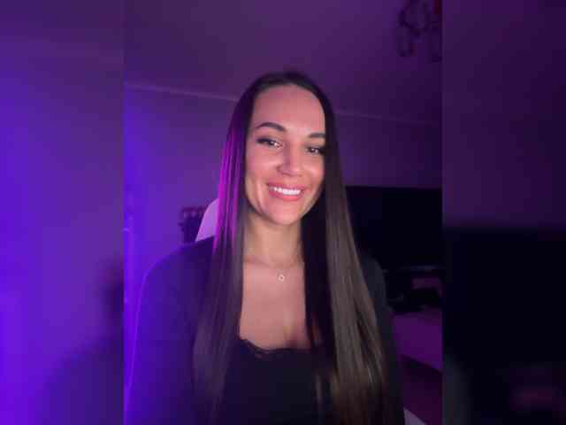 QWEENII webcam