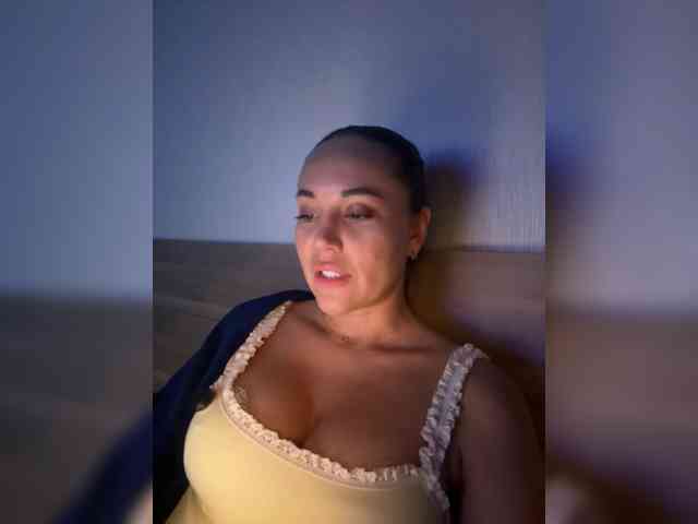 QWEENII webcam