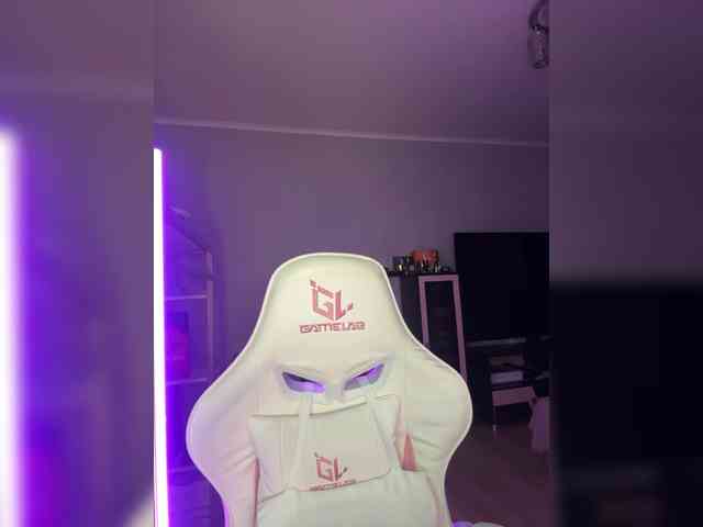 QWEENII webcam