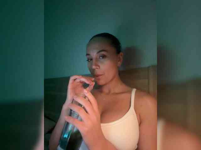 QWEENII Sex Cam Show