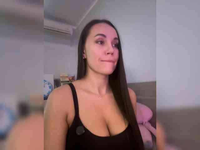 QWEENII webcam