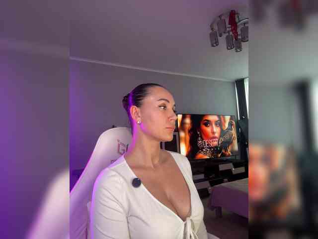 QWEENII webcam