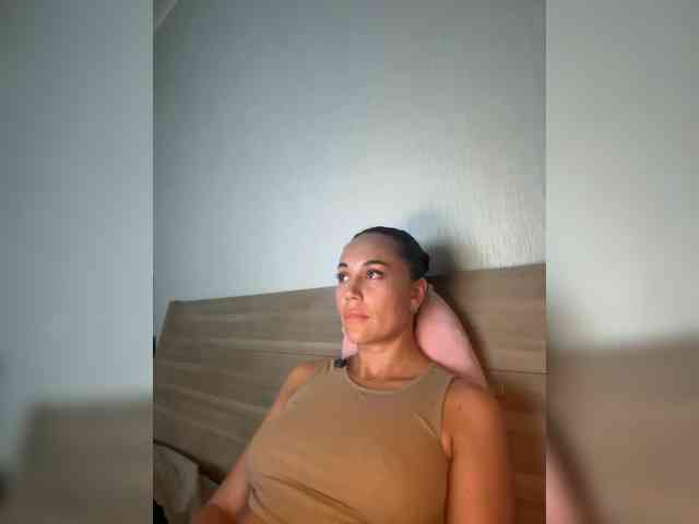 QWEENII webcam