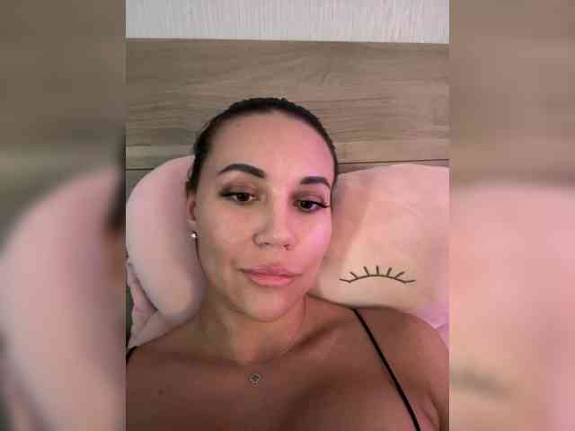 QWEENII webcam