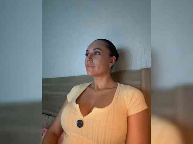 QWEENII webcam