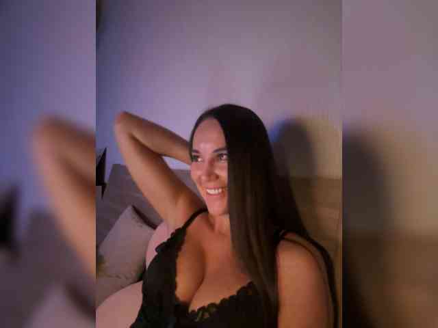 QWEENII webcam