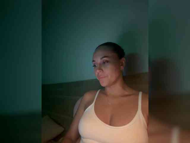 QWEENII Sex Cam Show